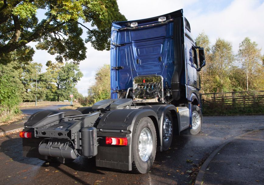 AirBar St. Steel -Mercedes Actros MP4 - 6 Red LED