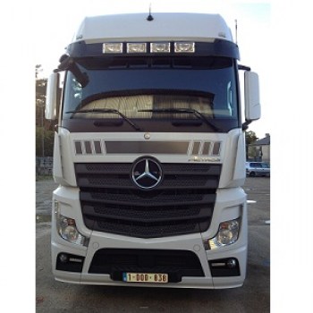 Zonneklep MB Actros Big/Giga Space + Uitsparingen voor 4 x Hella 320FF