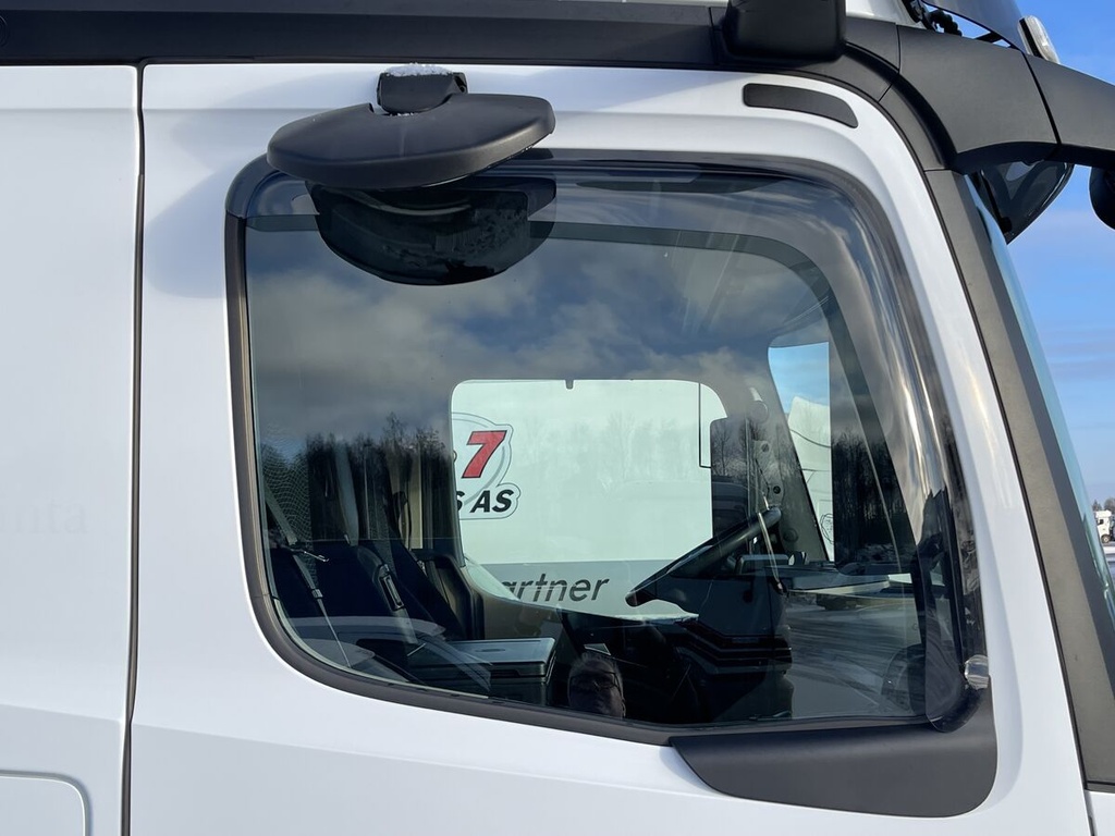 Side Window Deflectors for Mercedes Actros MP4/5 + Antos with Camera | Tape Mounting