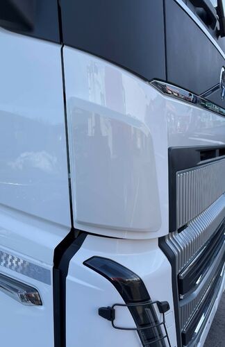 Dirt deflectors Volvo FH 4B/5 - AD4405 Volvo winter white 1103